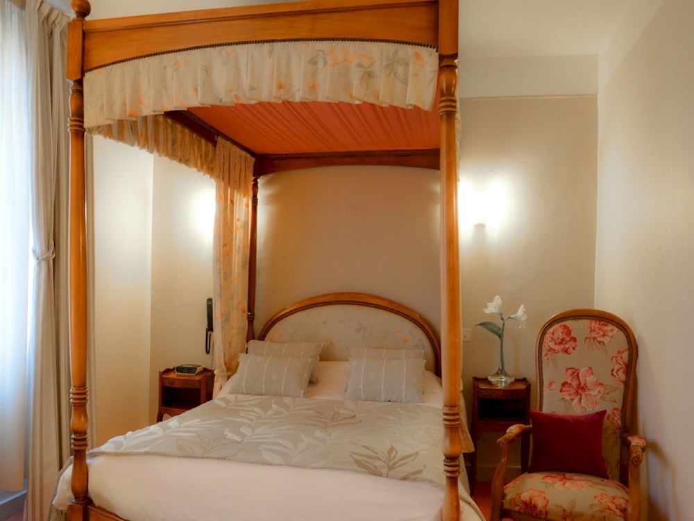 Logis Hotel Et Restaurant Du Dauphin Се Екстер'єр фото