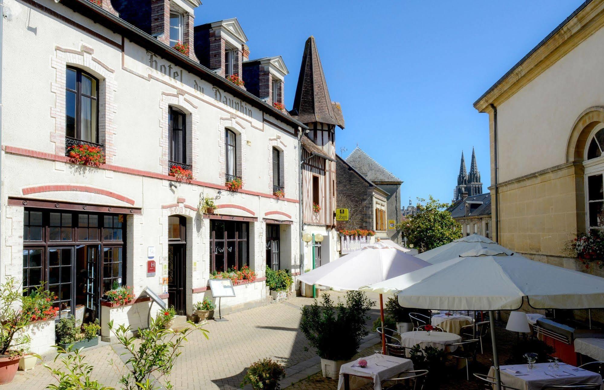 Logis Hotel Et Restaurant Du Dauphin Се Екстер'єр фото